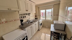 Fridge, microwave, oven, coffee/tea maker