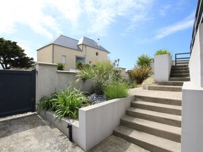 Property grounds - Detached house near sea in Barneville-Carteret (Barneville-Carteret)