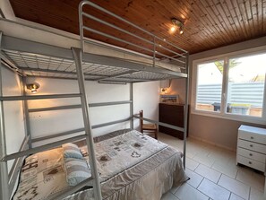 1 bedroom - Comfortable Beachside Cottage with Terrace, Close to Golf and Nautical Center (Saint-Jean-de-Monts)