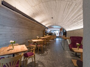 Breakfast and lunch served - Platzhirsch Kufstein (Kufstein)