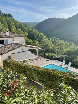 Outdoor pool, a heated pool - Exclusive private villa with pool in South France (Montferrat)