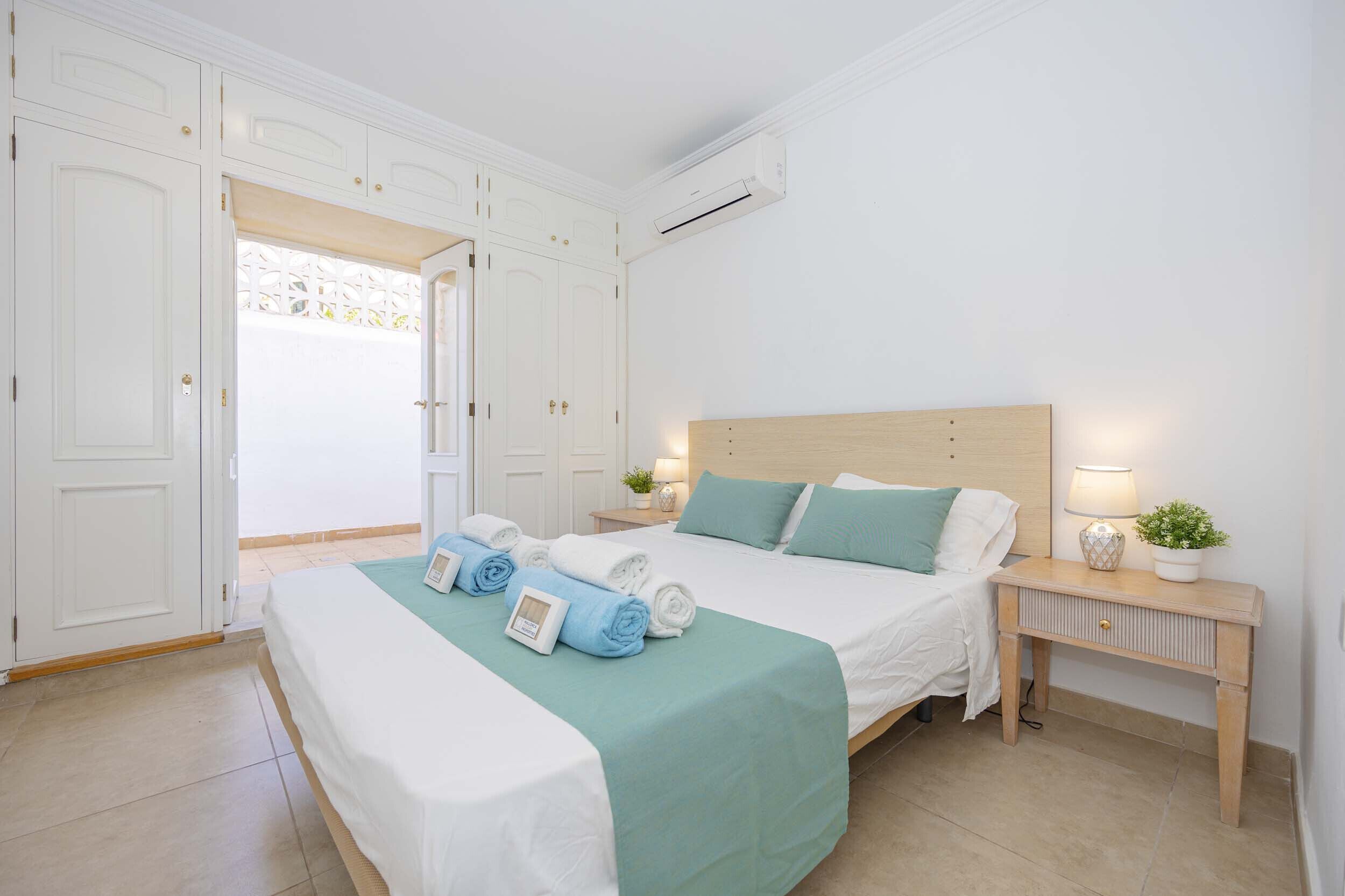 3 chambres, fer et planche à repasser, Wi-Fi gratuit, draps fournis