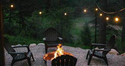 Kintla - Dual Tiny Homes Close To Glacier, Skiing - Hot Tub - Scenic Views