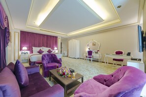 Executive Room, 1 Queen Bed | Living area | 60-inch Smart TV with satellite channels, TV, fireplace - WA hotel (Jeddah)