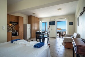 1 chambre, fer et planche à repasser, Wi-Fi gratuit, draps fournis