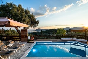Pool - Apartment 'Yakinthos' with Sea View, Wi-Fi and Air Conditioning (LEFKADA)