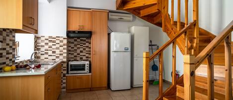 冷蔵庫、オーブン、コンロ、コーヒー / ティーメーカー