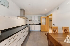Fridge, oven, stovetop, dishwasher - 'Apartment Bergkristall' with Mountain View, Garden & Wi-Fi (Nova Levante)