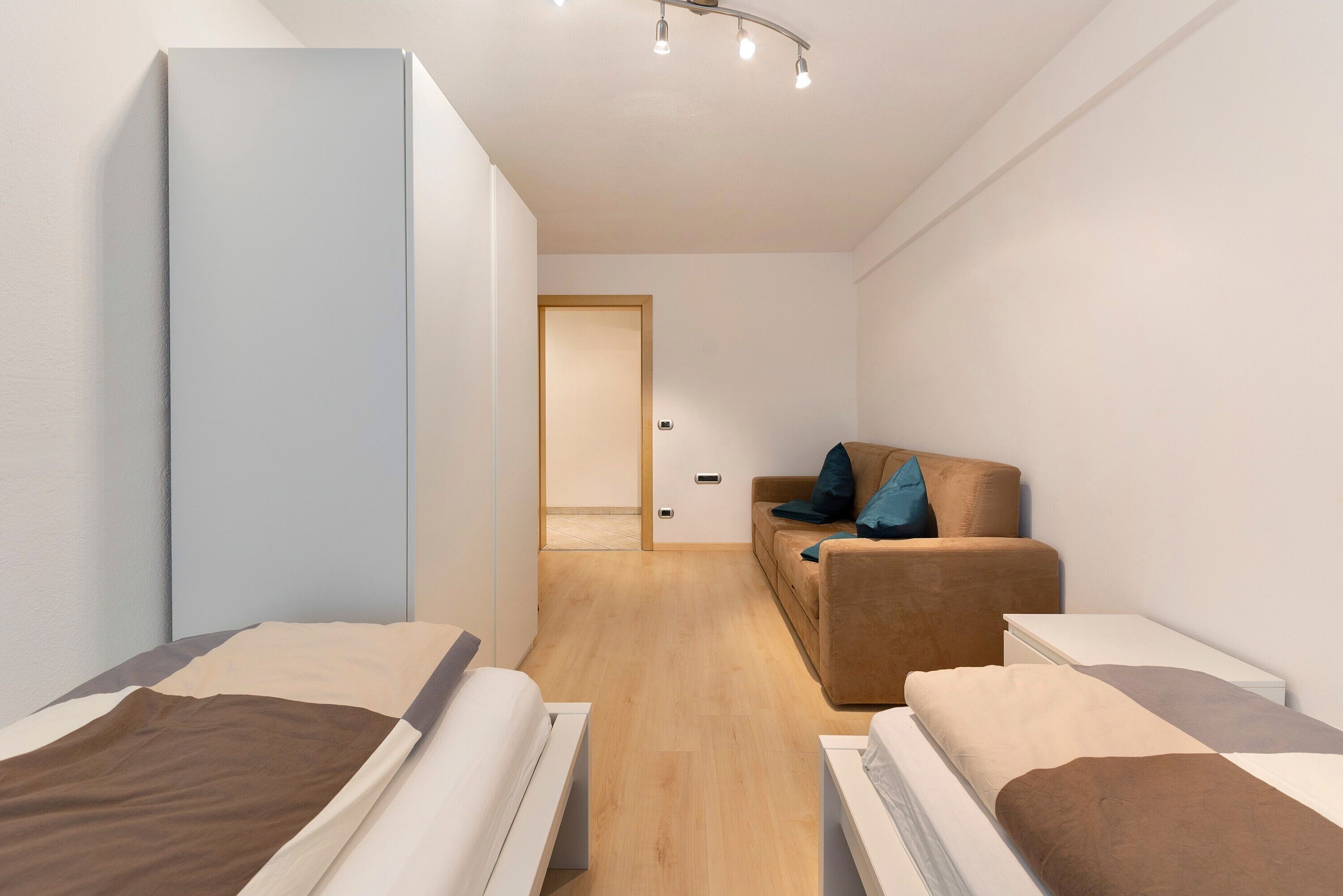 2 Schlafzimmer, Schreibtisch, Bügeleisen/Bügelbrett, kostenloses WLAN