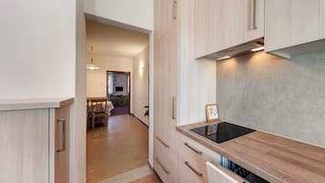 Kühlschrank, Herdplatte, Geschirrspüler