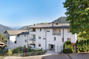 Exterior - 'Apartment Panorama' with Mountain View, Garden & Wi-Fi (San Valentino In Campo)