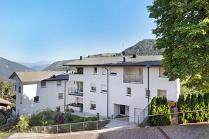 Exterior - 'Apartment Panorama' with Mountain View, Garden & Wi-Fi (San Valentino In Campo)