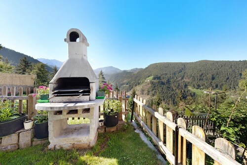 'Apartment Panorama' with Mountain View, Garden & Wi-Fi
