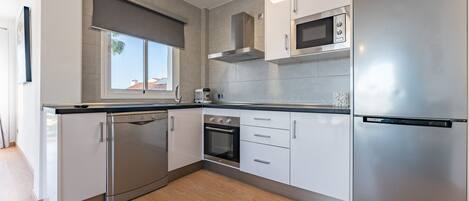 Fridge, microwave, oven, stovetop