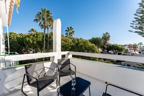 Property grounds - Apartment 'Mijas Sun and Beach' with Sea View & Wi-Fi (Sitio De Calahonda, Mijas)