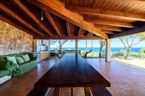 Outdoor dining - 'Villa il Panorama di Orrí' with Sea View, Garden & A/C (Tortolì)