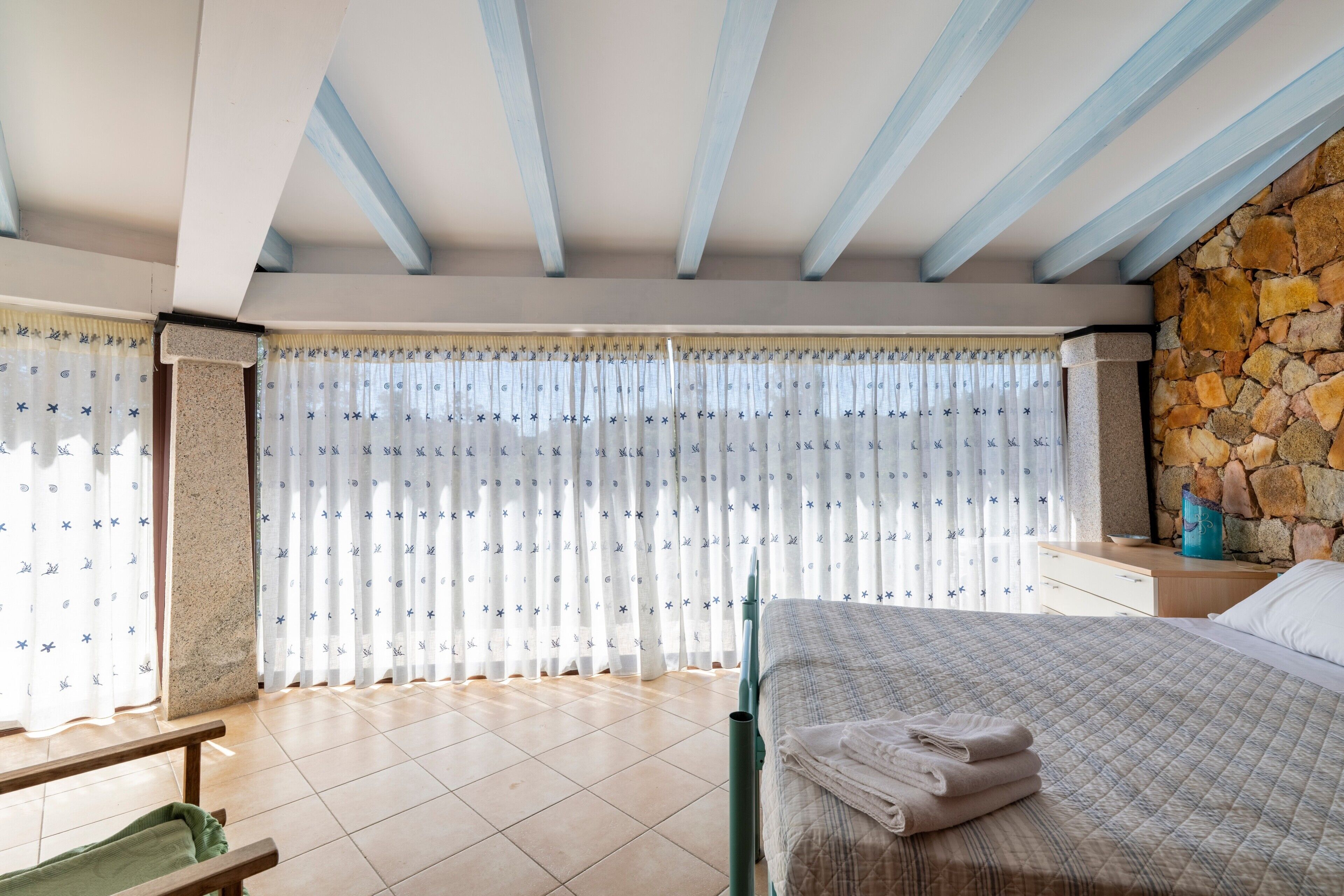 3 bedrooms, iron/ironing board, free WiFi, bed sheets