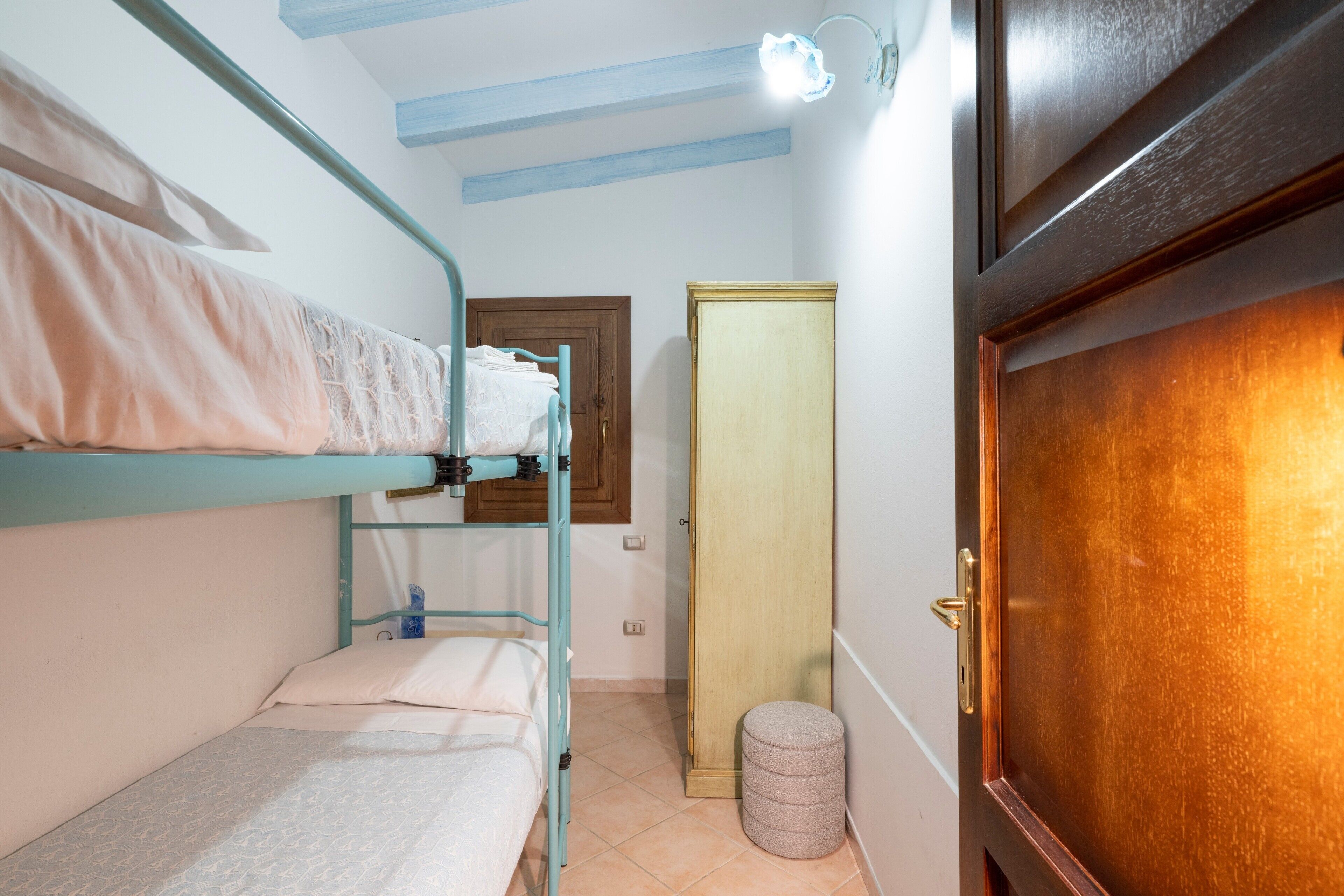3 habitaciones, tabla de planchar con plancha y wifi gratis 