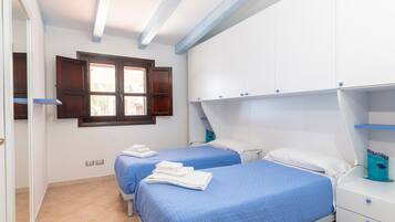 3 Schlafzimmer, BĂŒgeleisen/BĂŒgelbrett, kostenloses WLAN, BettwĂ€sche