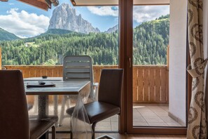 Outdoor dining - Studio 'Garni Hotel Gardena Apartment Dolomites 3' with Mountain View, Garden & Wi-Fi (St. Christina)