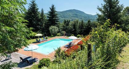 Villa 'Rifugio Arcobaleno' with Mountain View, Heated Pool & Wi-Fi
