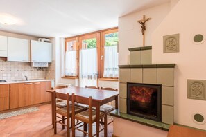 Dining - Holiday Apartment 'Maso Noce 2' with Mountain View, Garden & Wi-Fi (Mezzana)