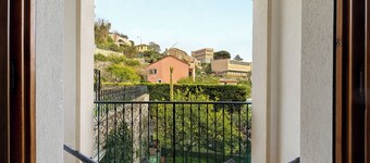 Appartamento Bilocale sul Borgo con Balconi e Wi-Fi