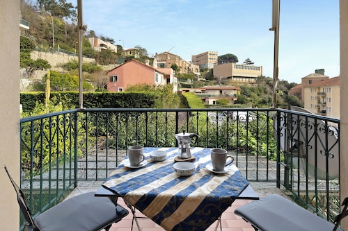 Apartment Bilocale sul Borgo with Balconies & Wi-Fi