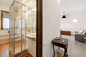 Vasca, asciugacapelli, asciugamani