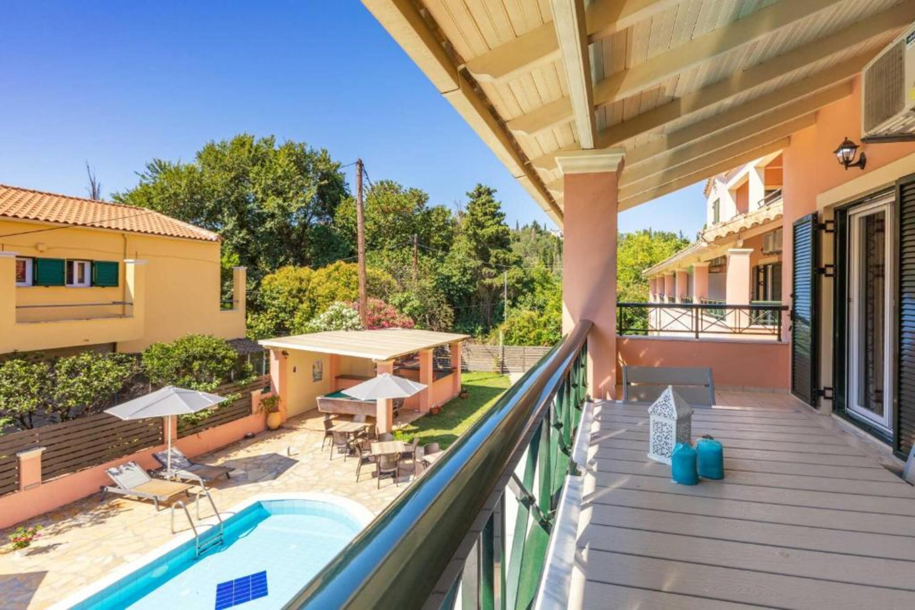 Deluxe Apartment | Premium bedding, down comforters, pillowtop beds, desk