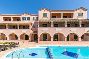 Front of property - BELLA DE LUX  APTS (Corfu)