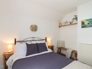 Cottage | 2 bedrooms, individually decorated, individually furnished, free WiFi - Quayside Cottage (Teignmouth)