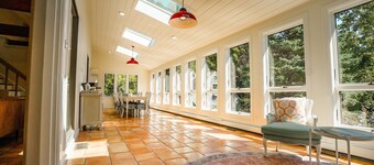 Luxe Cape Cod Farmhouse. Walk to Ellis Landing Beach!