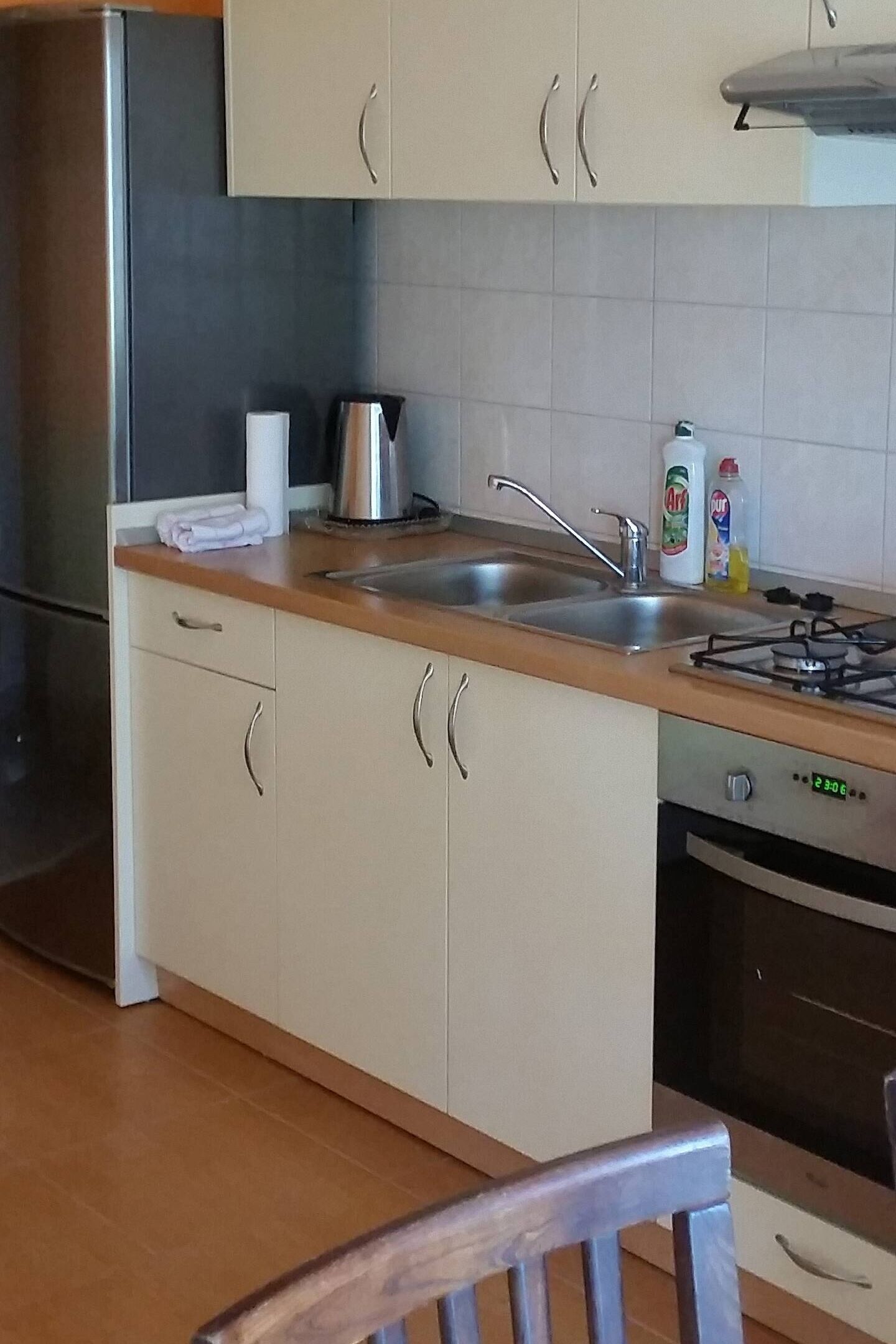 Réfrigérateur, four, plaque de cuisson