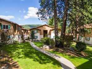 Exterior - Relaxed Mountain Vibe Steps from Adventure (Leavenworth)