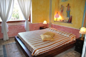 4 Schlafzimmer, Bügeleisen/Bügelbrett, Internetzugang, Bettwäsche