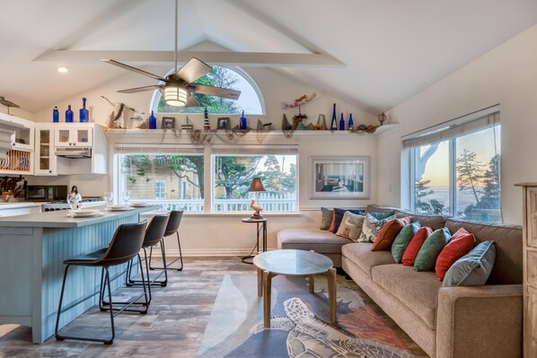 ハウス クイーンベッド 1 台 (Rememberance) | リビング エリア