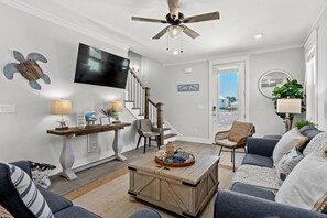 Smart TV, Hulu, books, streaming services