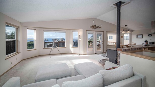 House, Multiple Beds (Oceanside Vista) | Living room - Oceanside Vista (Tillamook)
