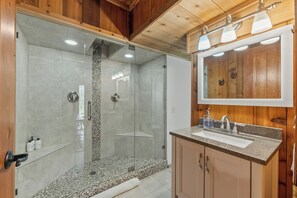 Shower, hair dryer, towels - Solitude in Sundance - Hot Tub, 4 Bed 4 Bath, Secluded, Views, Quiet, Forested (Sundance)