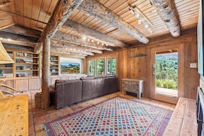 TV, fireplace, DVD player, video library - Solitude in Sundance - Hot Tub, 4 Bed 4 Bath, Secluded, Views, Quiet, Forested (Sundance)