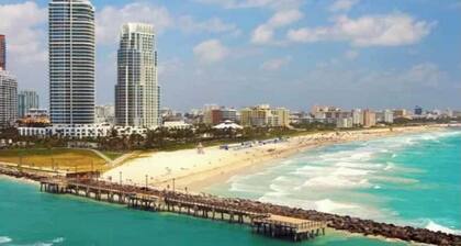 Beautiful Miami Pool Lake Studio