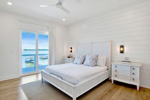 6 bedrooms, iron/ironing board, free WiFi, bed sheets
