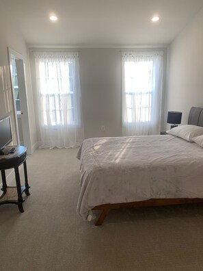 4 bedrooms, free WiFi