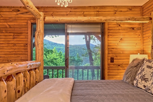 Modern Cabin with Great Views Close to Downtown Clayton