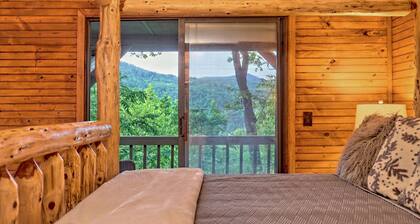 Modern Cabin with Great Views Close to Downtown Clayton