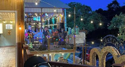 L2 Village Vista SkyStack—Rooftop Patio View Sleeps 7