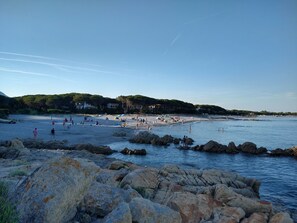 A beach with rocky formations and a clear sky. - Villa Giorgia – Sardinia, Orosei: An Entire House with Views of the Valley and the Sea (Orosei)