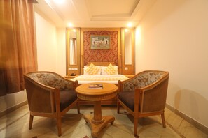 Executive Double Room | Minibar, desk, blackout curtains, free WiFi - Maru Casa (Jaipur)
