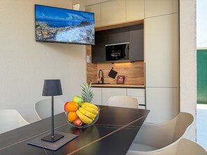 Dining - Villa Rozzaria - 5 min from the beach /w hottub and heated pool (Kaštel Novi)